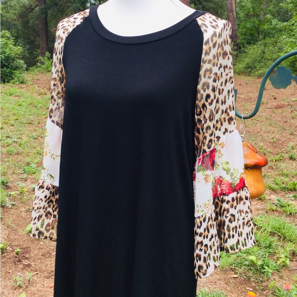 NEW Vision Print Sleeve Top - Picture 6 of 8